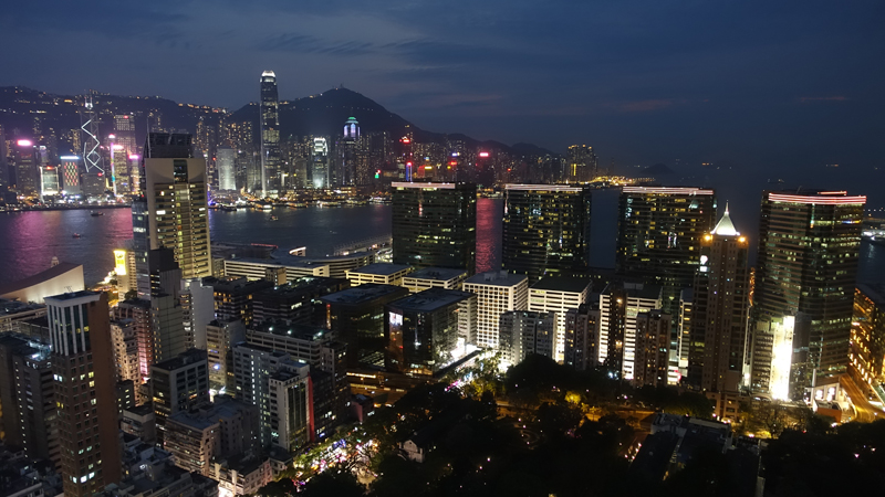 2017-04-14_190441 china-2017.jpg - Hongkong - The One - Sky-Bar im 21. Stock